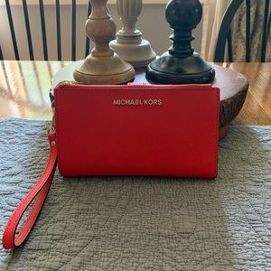 Michael Kors all in one wristlet